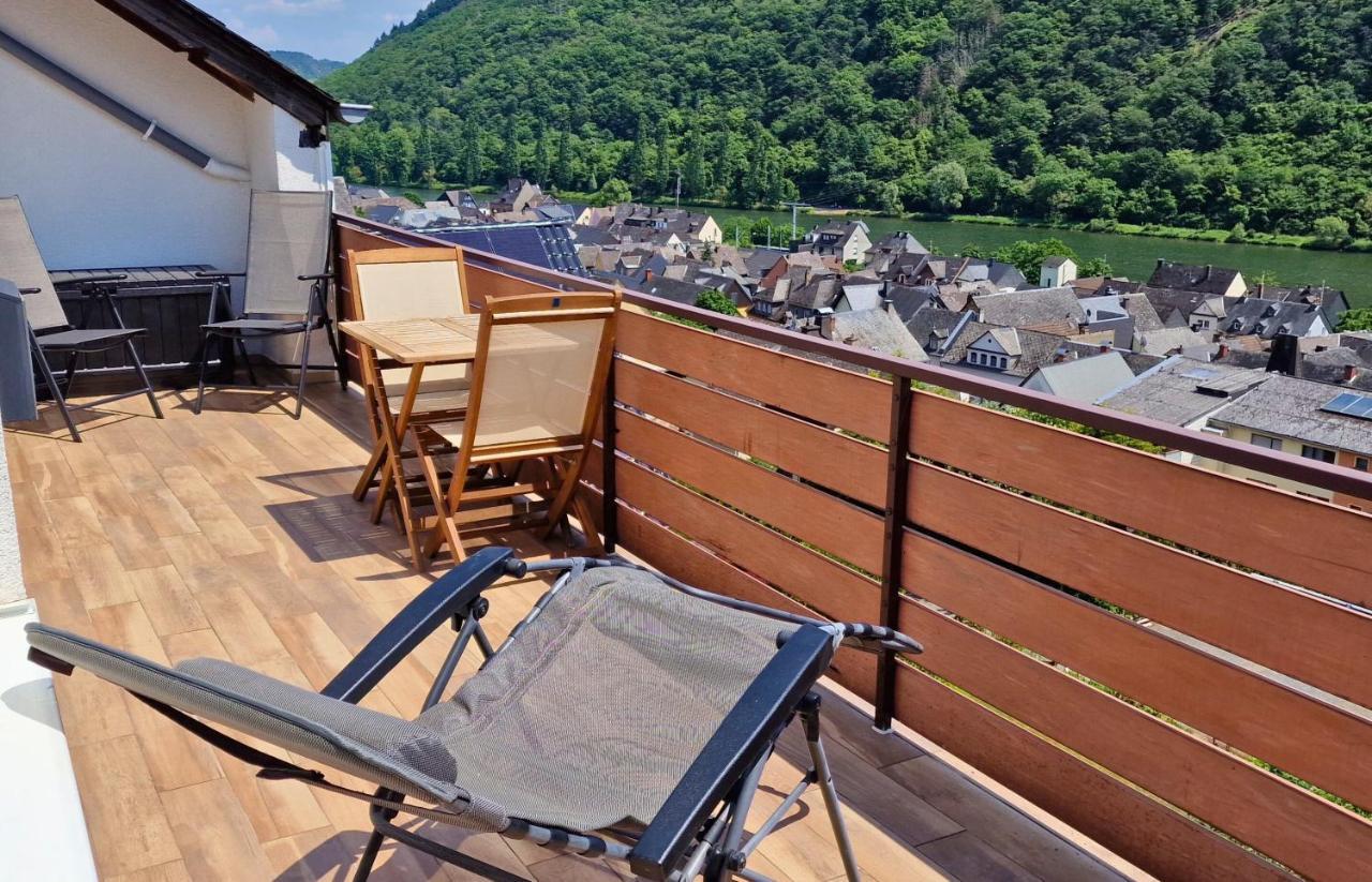 Riesling Appartement For 2 - 4 People - Billiards - Balcony With Mosel View - Parking - Wine Barrel Bar - Fully Equipped Kitchen - Netflix - Waiputv - 3 Km From Cochem Klotten Eksteriør billede