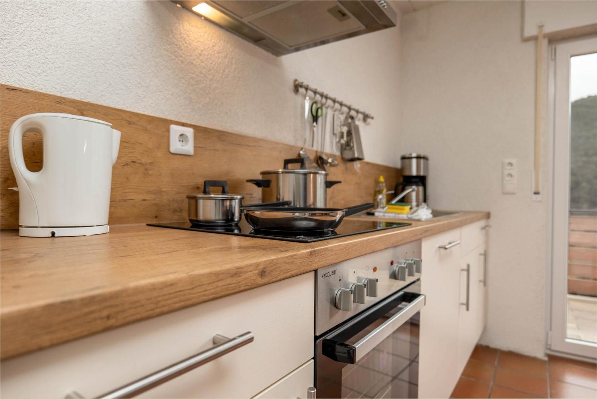 Riesling Appartement For 2 - 4 People - Billiards - Balcony With Mosel View - Parking - Wine Barrel Bar - Fully Equipped Kitchen - Netflix - Waiputv - 3 Km From Cochem Klotten Eksteriør billede