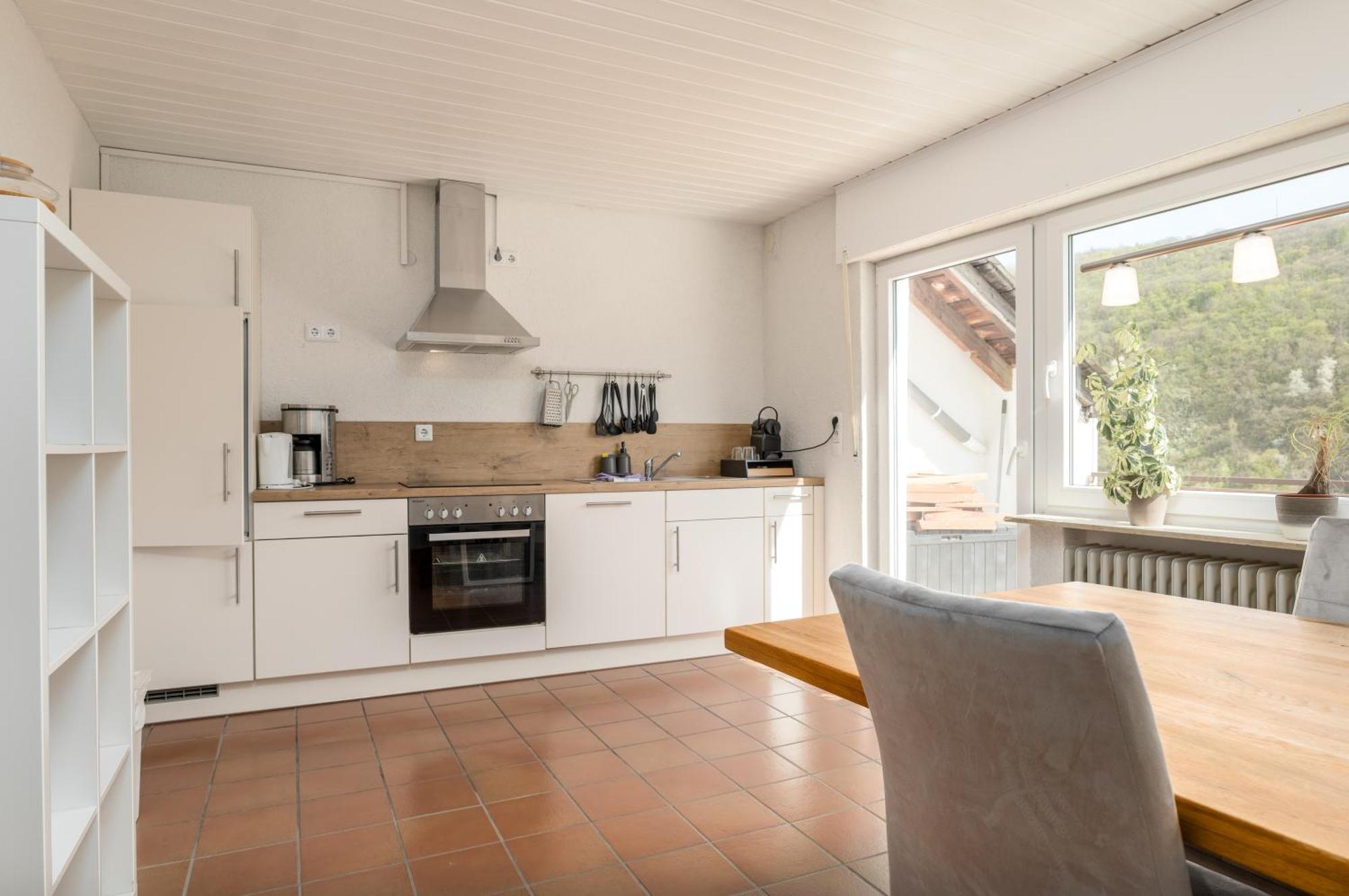 Riesling Appartement For 2 - 4 People - Billiards - Balcony With Mosel View - Parking - Wine Barrel Bar - Fully Equipped Kitchen - Netflix - Waiputv - 3 Km From Cochem Klotten Eksteriør billede