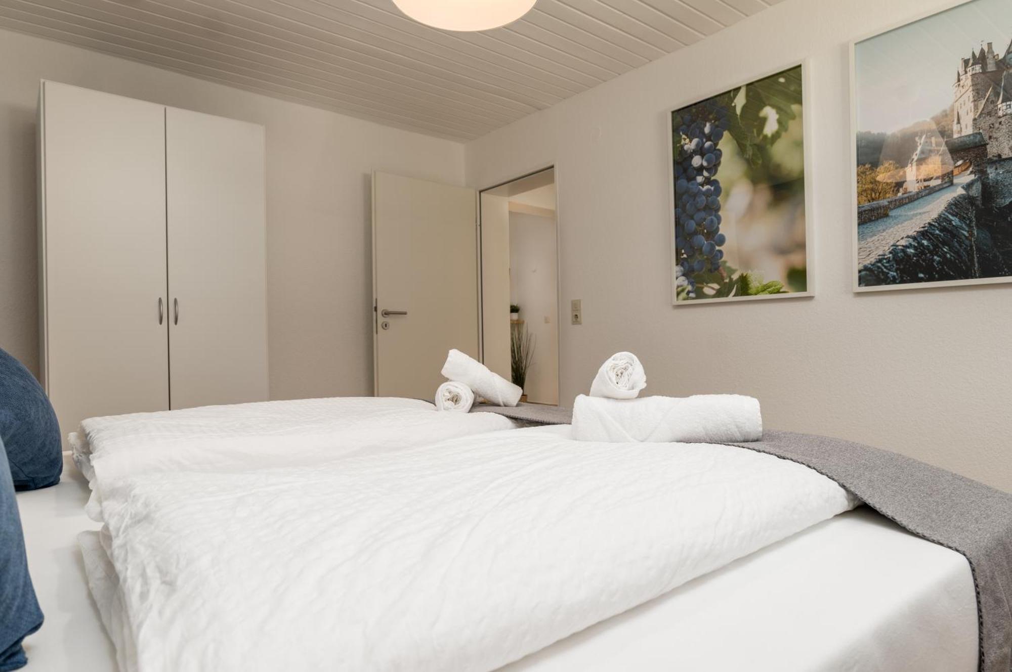 Riesling Appartement For 2 - 4 People - Billiards - Balcony With Mosel View - Parking - Wine Barrel Bar - Fully Equipped Kitchen - Netflix - Waiputv - 3 Km From Cochem Klotten Eksteriør billede