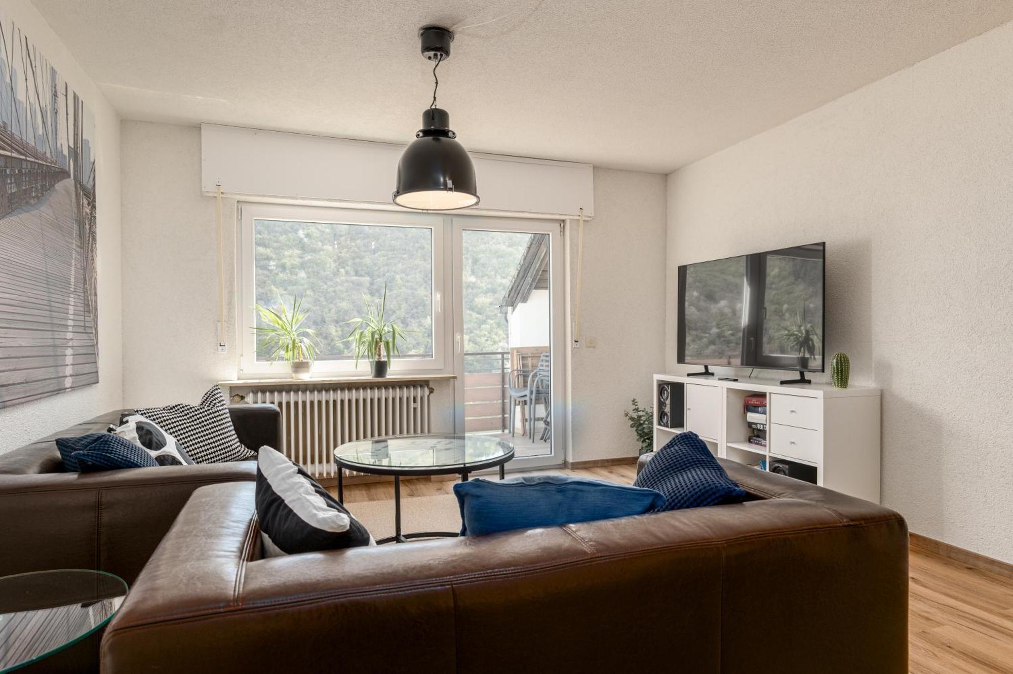 Riesling Appartement For 2 - 4 People - Billiards - Balcony With Mosel View - Parking - Wine Barrel Bar - Fully Equipped Kitchen - Netflix - Waiputv - 3 Km From Cochem Klotten Eksteriør billede